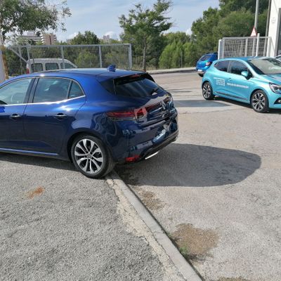 Renault Dacia Arenal coches azules