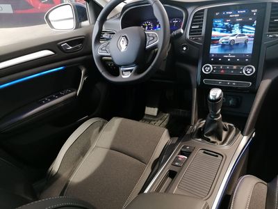 Renault Dacia Arenal interior del coche